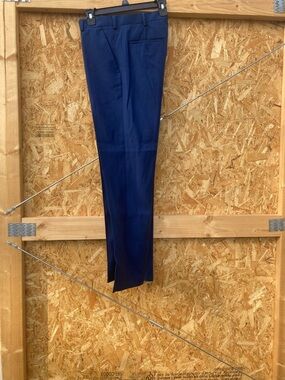 VAN HUESEN/Navy blue young men pants
PERRY ELLIS PORTFOLIO//Navy blue pants